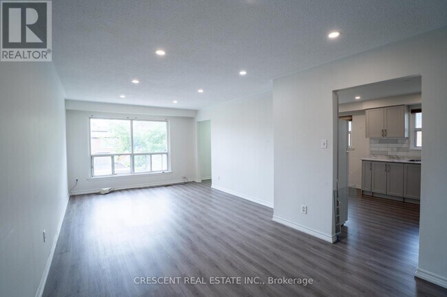 Building Photo - 400 Pinemeadow Ave