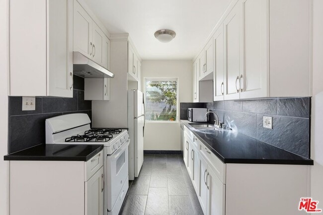 Foto del edificio - 1475 S Wooster St