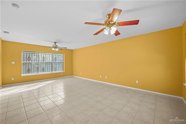 Building Photo - 22 San Ignacio Ave