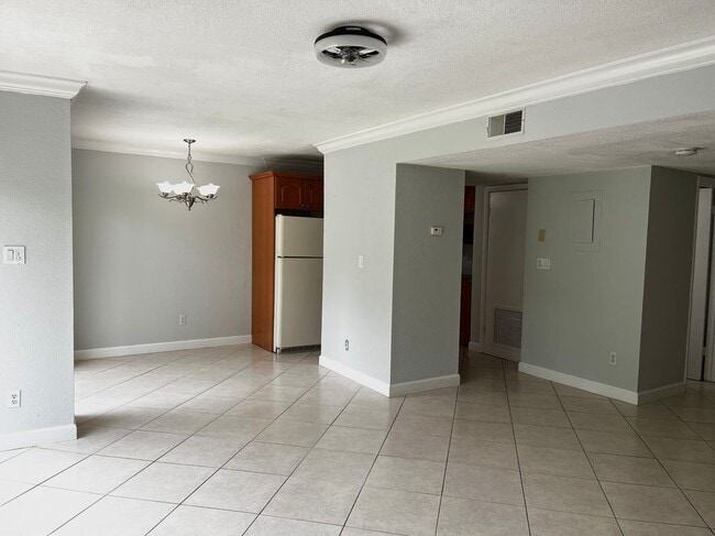 Building Photo - 8149 Lagos De Campo Blvd
