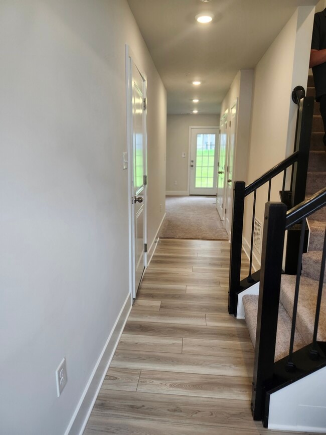 Foto del edificio - 7705 Meander Ct N