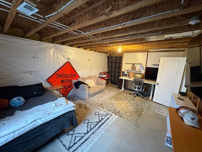 Foto del edificio - 491 Red Oak Dr