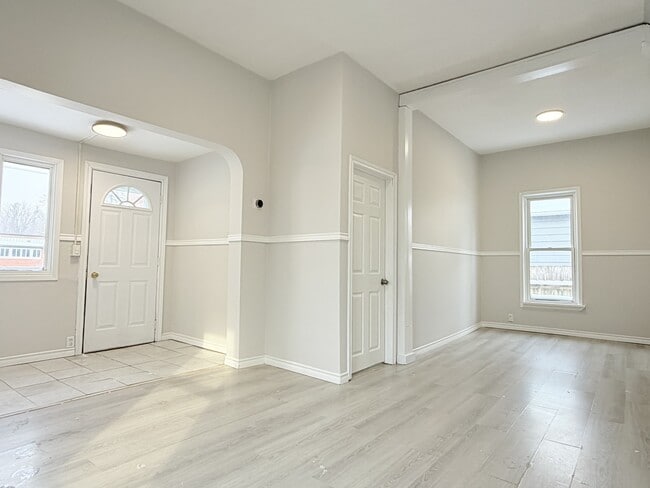 Building Photo - 194 Murray St