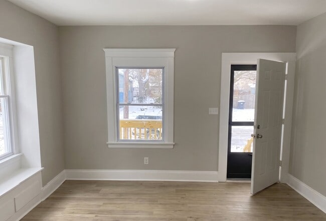 Building Photo - 3711 E 61st St