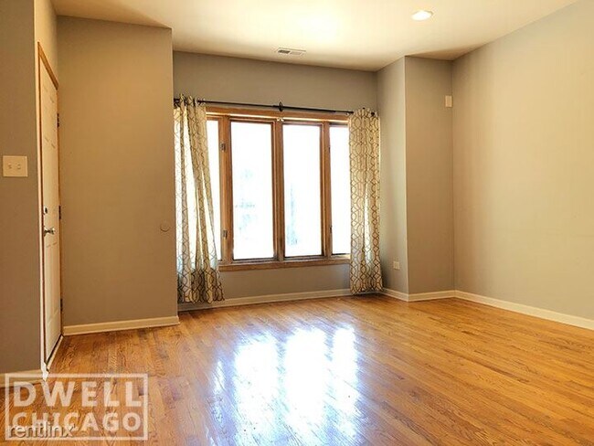 Foto del edificio - 2418 W Grenshaw St