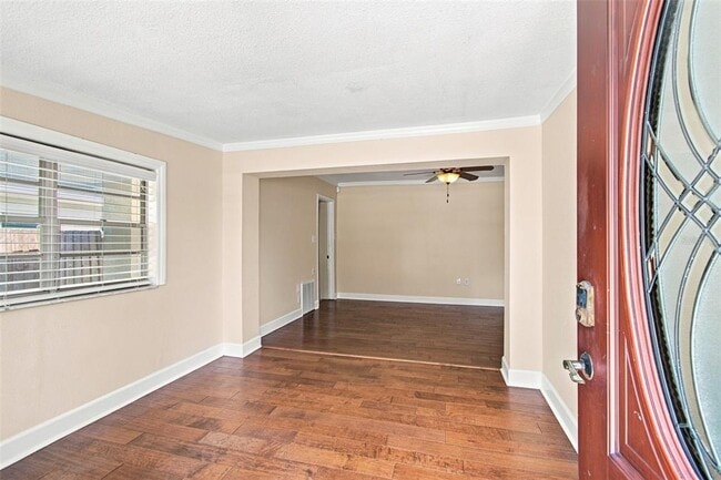 Building Photo - 805 W Braddock St