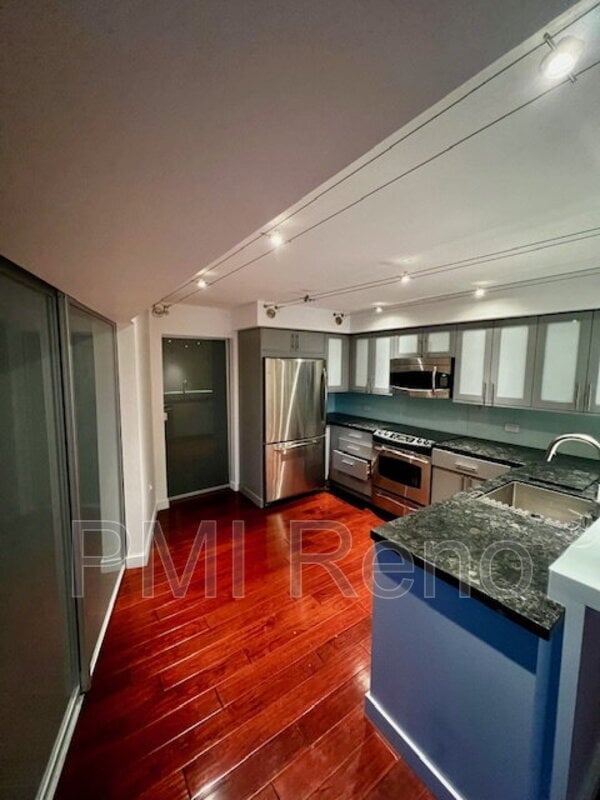 Foto del edificio - 255 N Sierra St