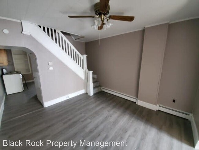 Building Photo - 3 br, 1 bath House - 417 Elm Street