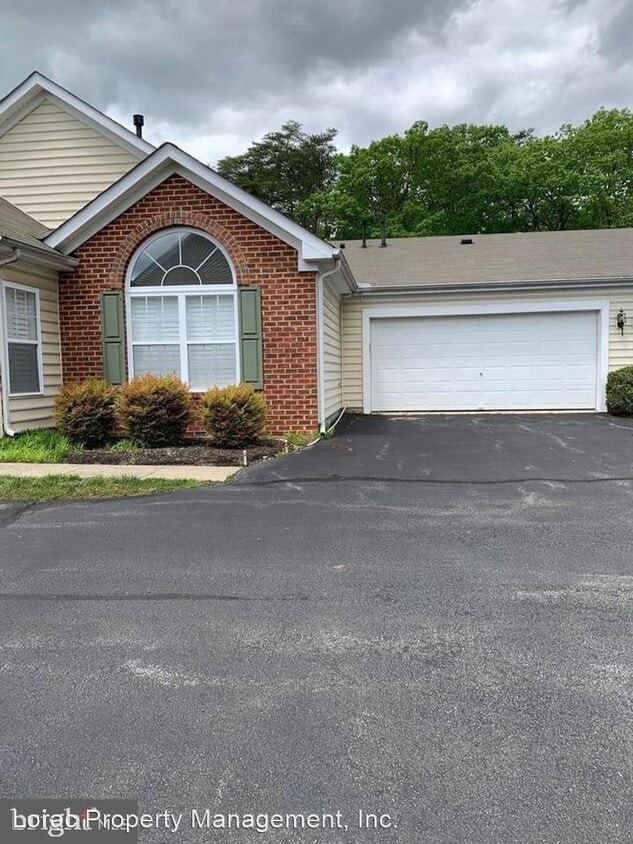 2 br, 2 bath House 6221 Autumn Leaf Dr House for Rent in