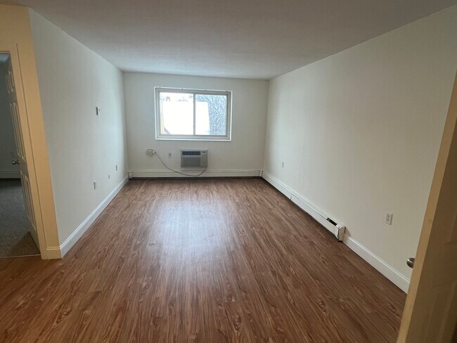 Building Photo - 270 Highland Ave
