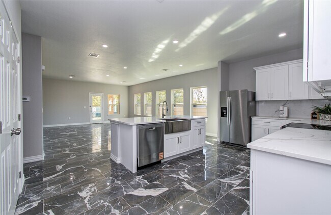 Foto del edificio - 898 Rd 3556