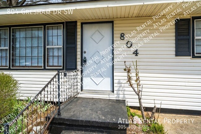 Building Photo - 804 Gresham Dr SW