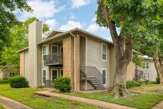Building Photo - 10616 Mellow Meadow Dr