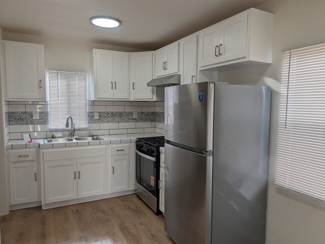 Photo - 142 W 111th Pl Apartment