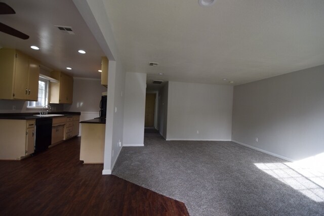 Foto del edificio - 5233 Columbine Way