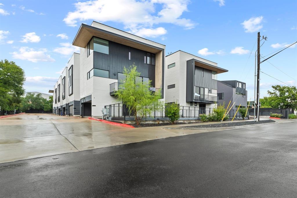 Foto principal - 3406 E 17th St