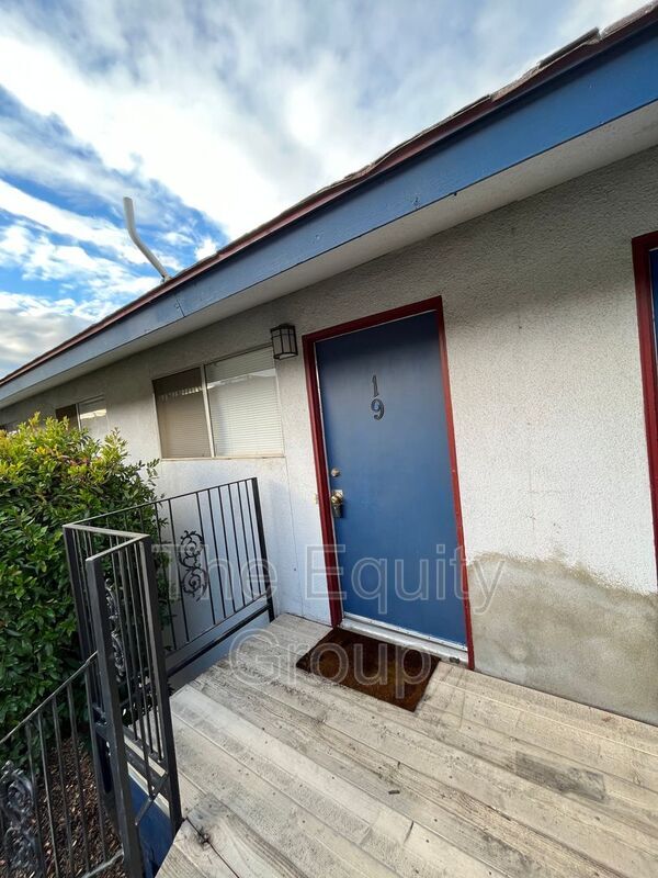 Building Photo - 310 N Orange Ave