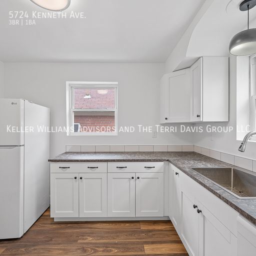 Building Photo - 5724 Kenneth Ave.