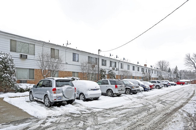 Building Photo - ONE11 Utica