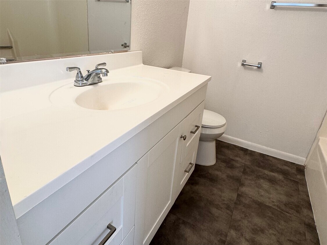 Foto del edificio - 11002 Hammerly Blvd