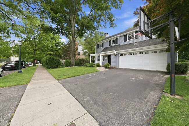 Foto del edificio - 6728 Fieldhouse Way