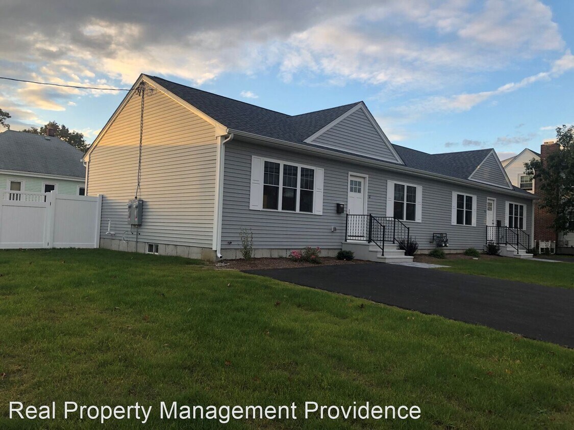 Primary Photo - 2 br, 1 bath House - 59-61 Manhassett Street
