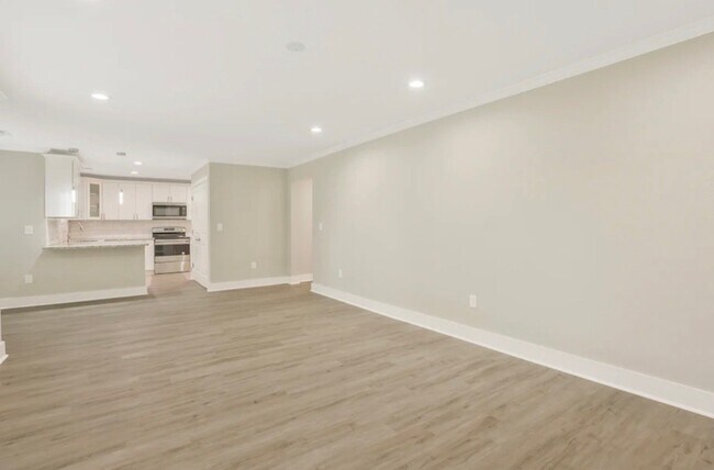 Foto del edificio - 2441 Raven Cir