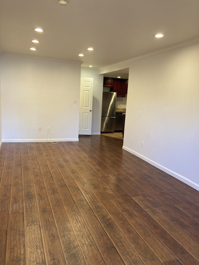 Spacious Studio Suite - 1132 Page St