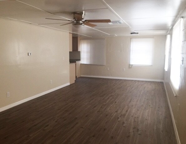 Building Photo - 7656 Hart Dr