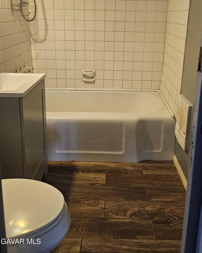 Foto del edificio - 12509 Ave V-10