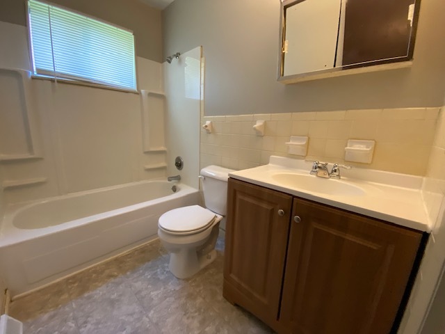 Primary Photo - 405 N Owens Dr