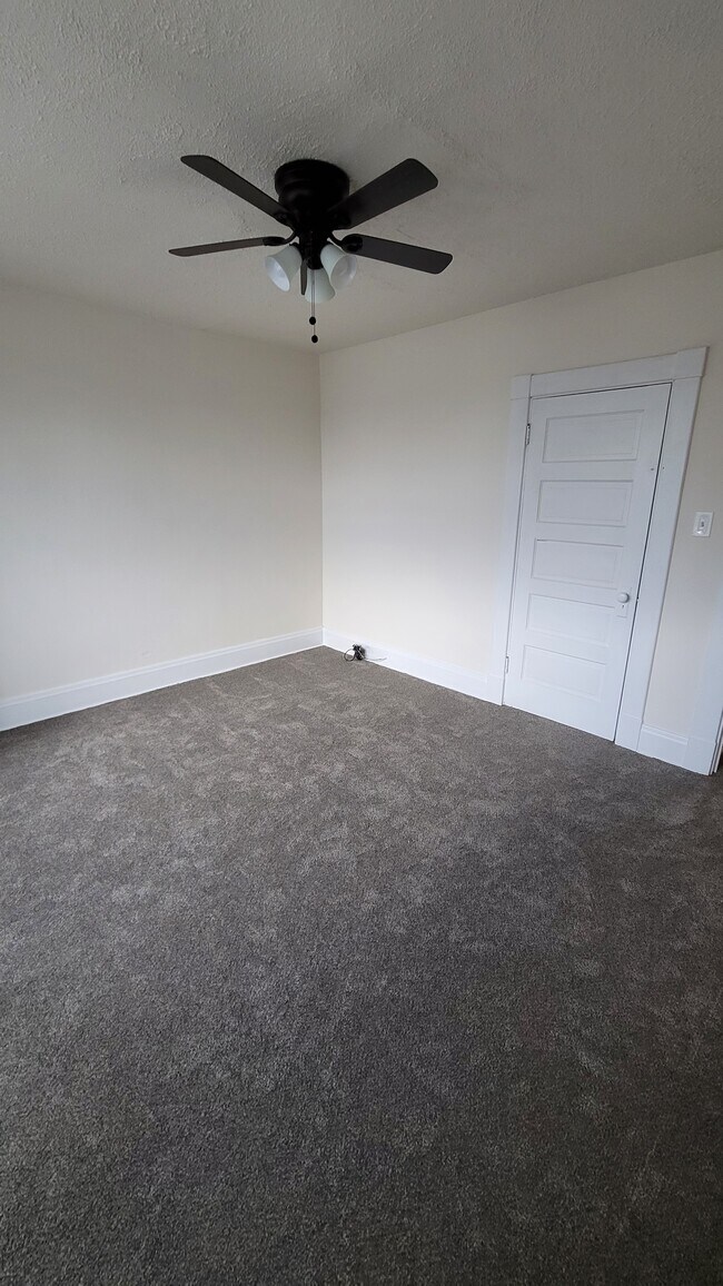 Bedroom 1 - 2624 Derry St