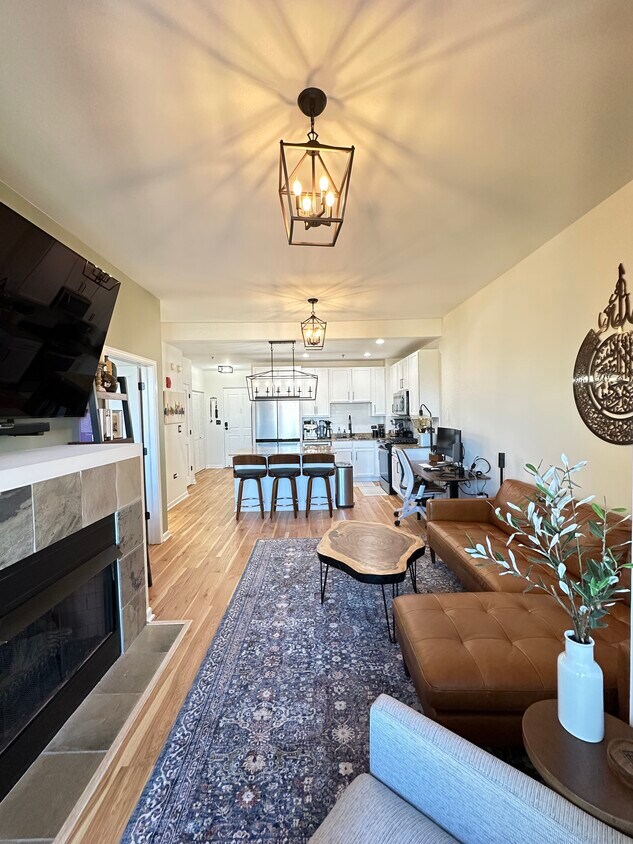 Foto principal - 828 W Grace St