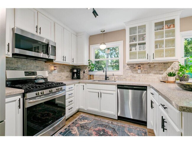 Foto del edificio - 1620 Winnetka Ave N