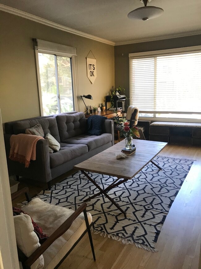 Living Room Facing Street - Furnished - 2615 5th St