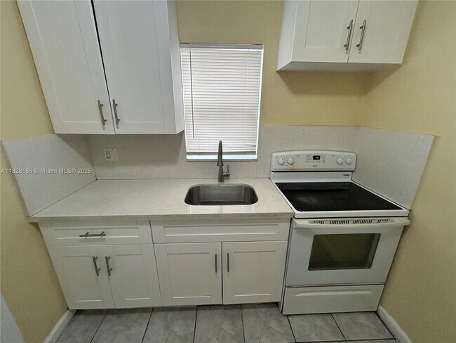 Foto del edificio - 5600 NW 15th St