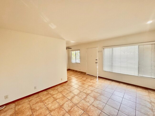 Building Photo - 1278 N Van Ness Ave