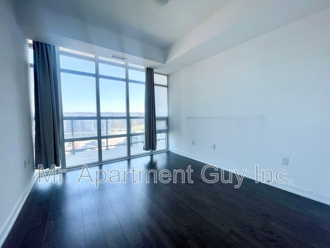 Building Photo - 125 Shoreview Pl