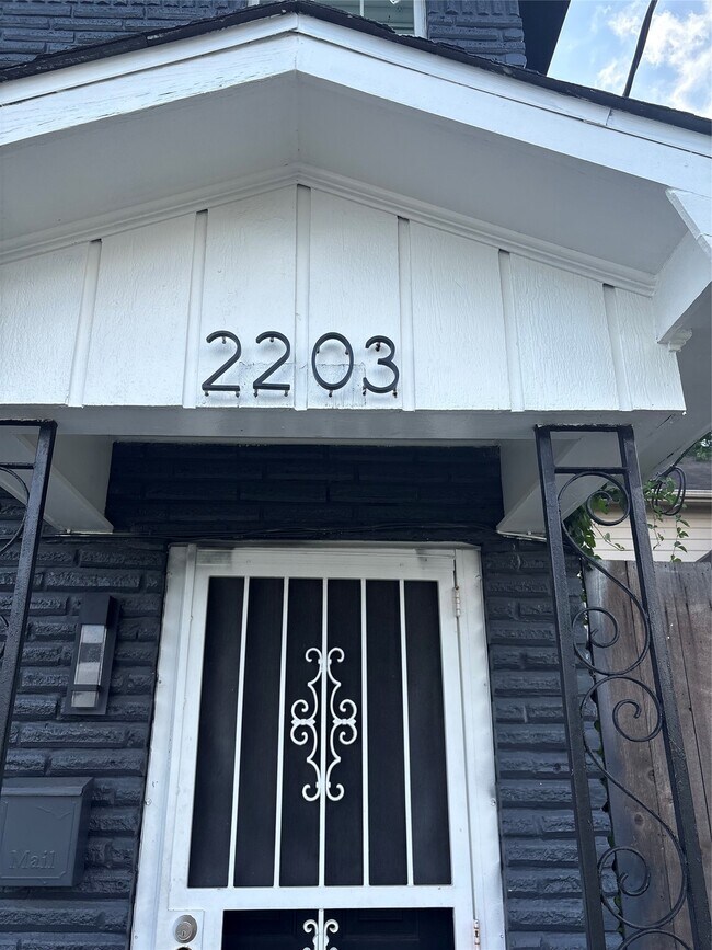 Foto del edificio - 2201 Nettleton St