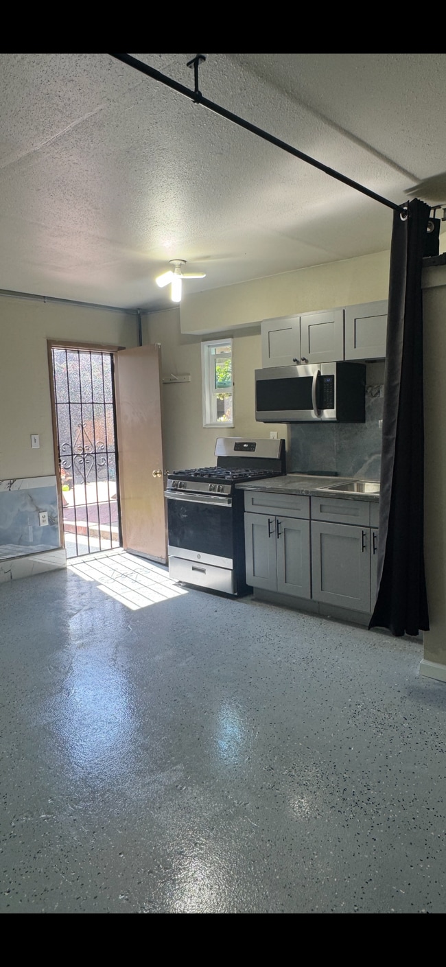 Building Photo - 1309 N Linwood Ave