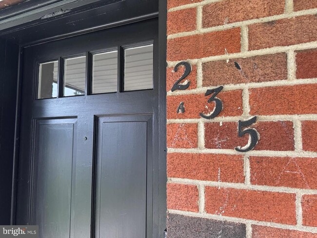 Foto del edificio - 235 Roesch Ave