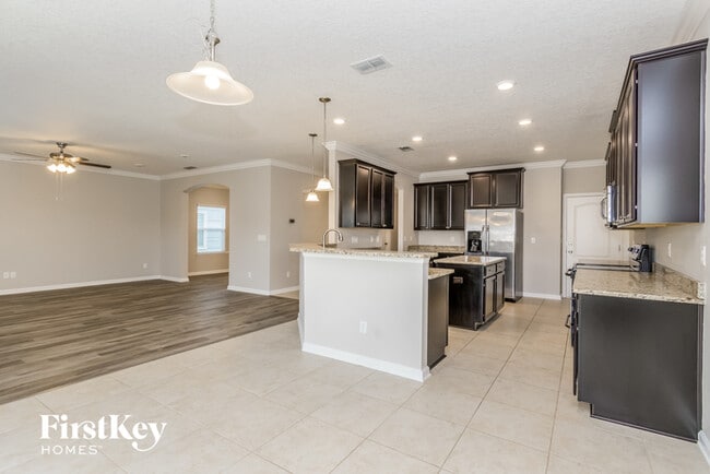 Building Photo - 16124 Alison Creek Dr