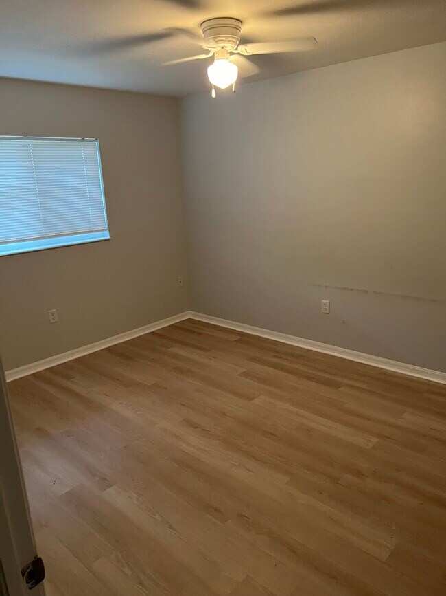 Foto del edificio - 4413 27th St SW