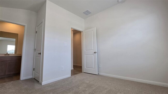 Building Photo - 122 Holmby Dr