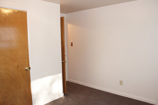 Foto del edificio - 323 W Mulberry St