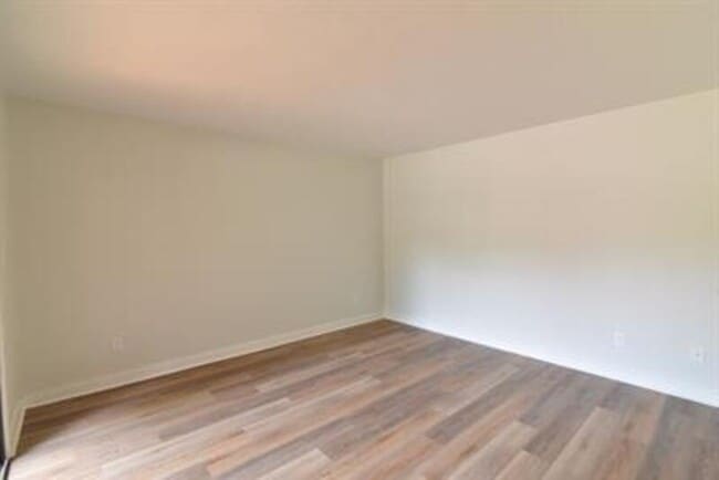 Photo - 2156 Claremont Ln Apartment