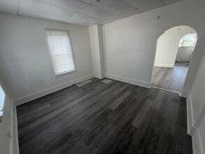 Building Photo - 40-42-42 Seminole Ave