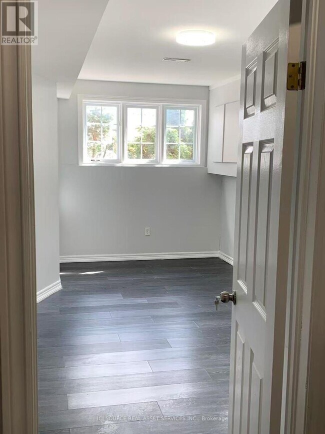 Photo du bâtiment - 7153 Kelly Dr