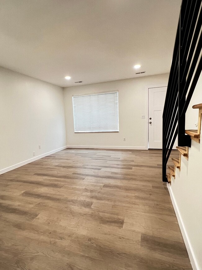 Building Photo - 1484 S 400 E