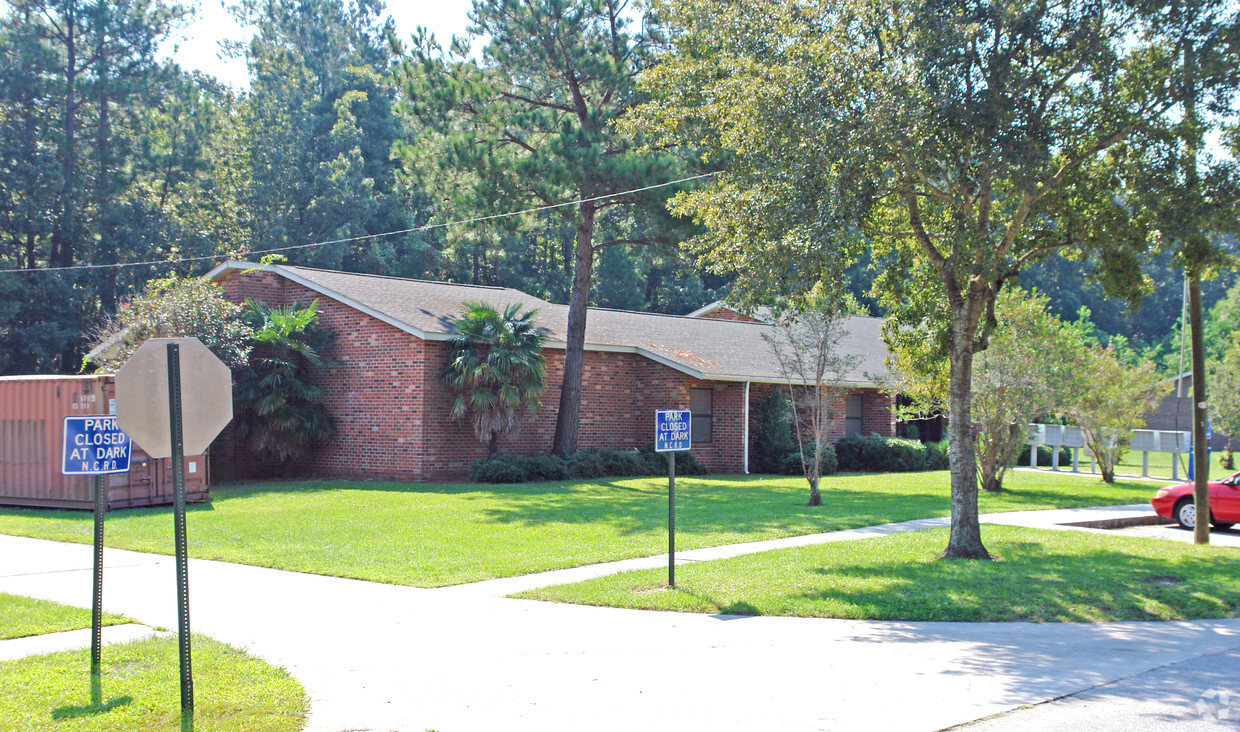 Primary Photo - Oakleaf Estates